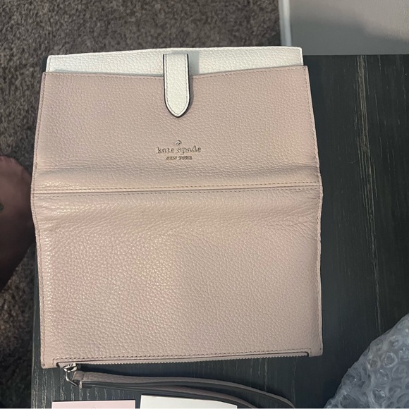 Kate Spade Wristlet - Picture 6 of 10
